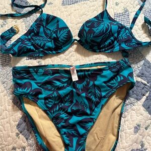 Victoria’s Secret bikini